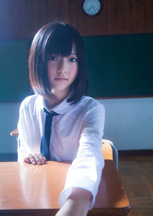 明星专访:球场外的明星生活揭秘,明星踢球