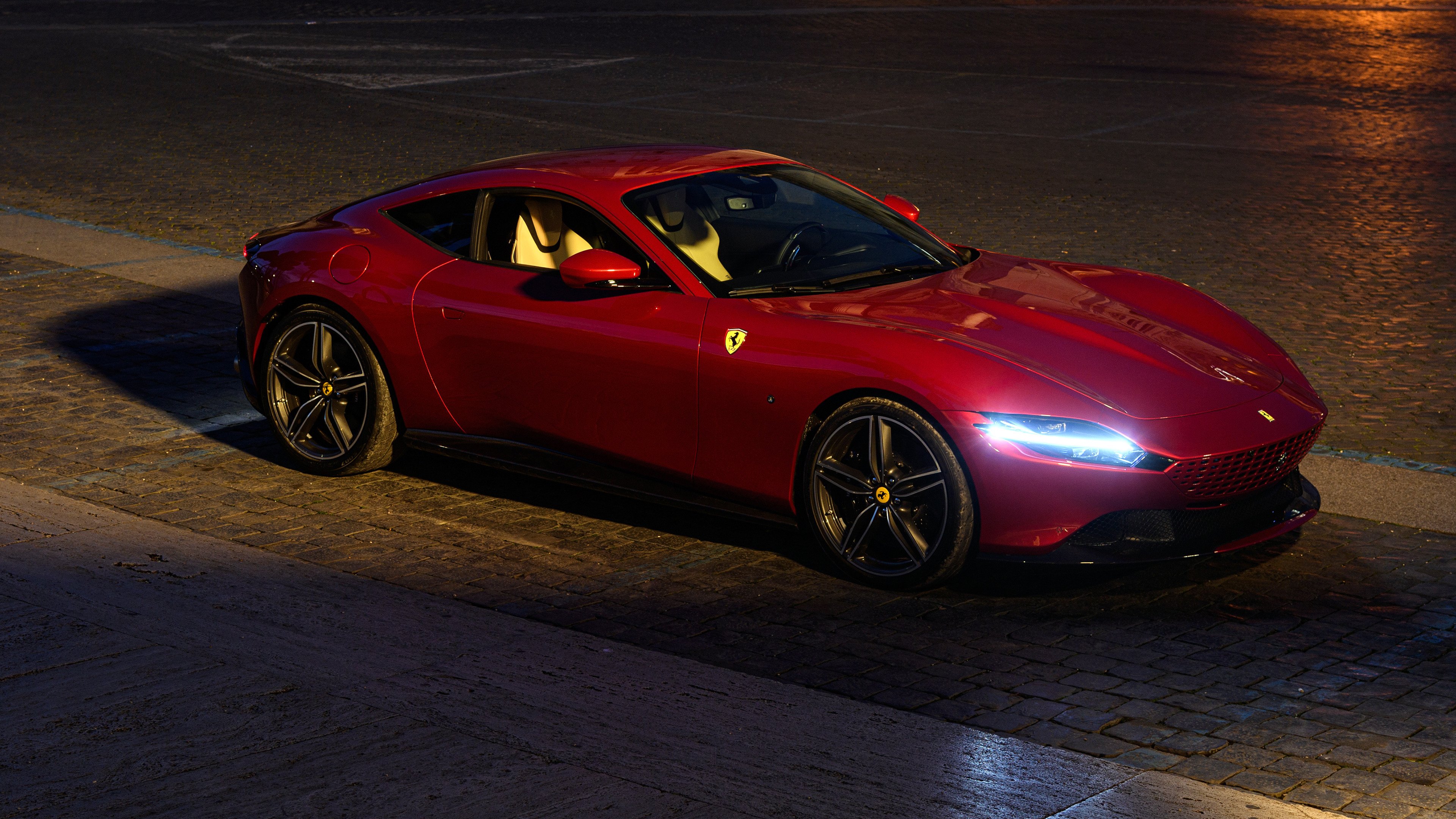 九游（jiuyou.com）游戏-全球足球界将目光聚焦在冠军杯赛事上，世界足球赛的冠军杯叫什么