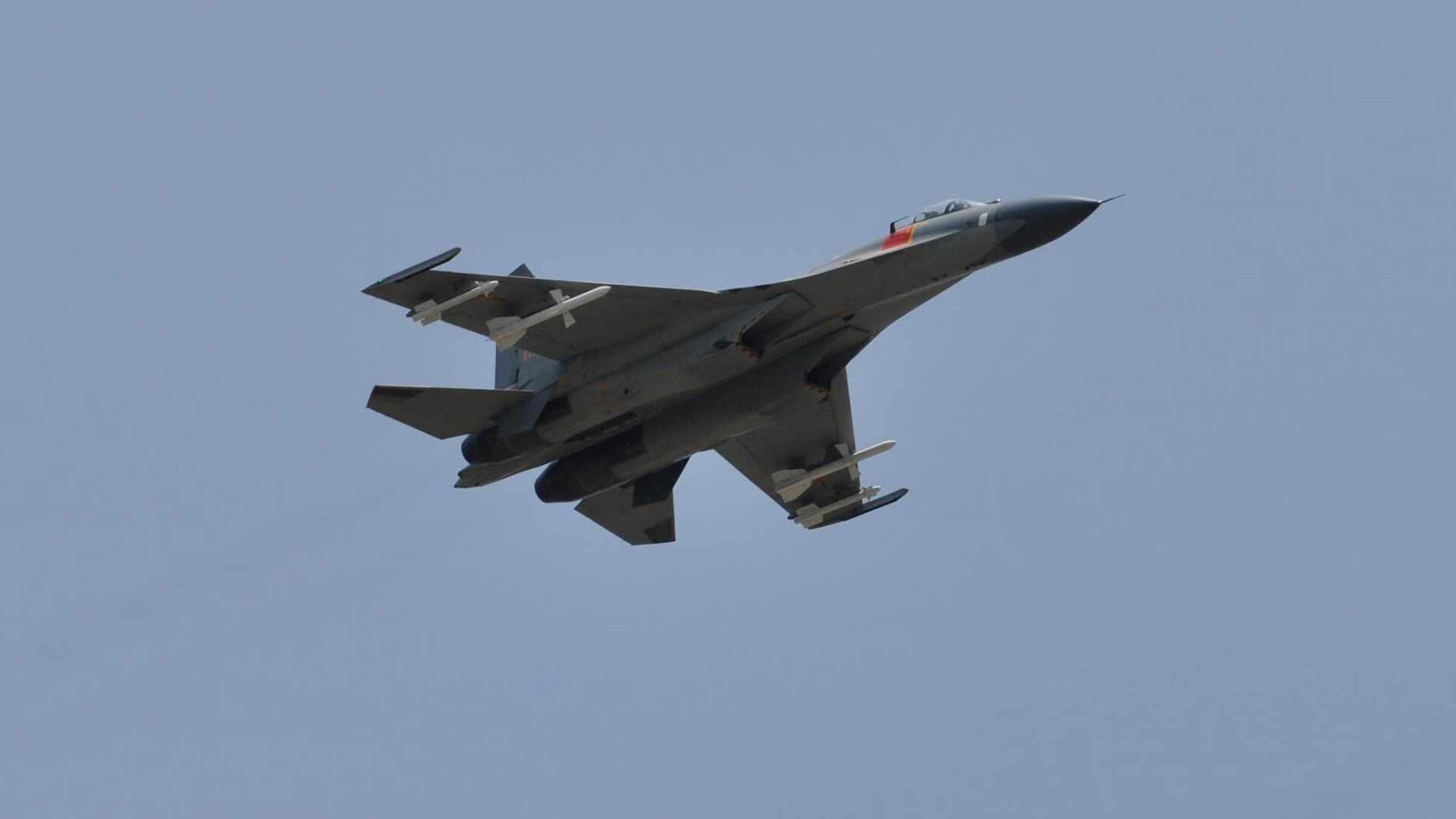 -国内足球联赛升降级压力增大，俱乐部备战全力，国内足球联赛等级