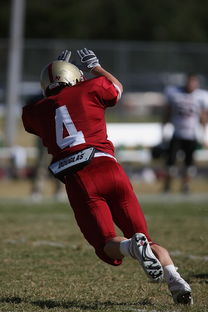 九游下载官网-球队是否通过边路连续推进撕裂密集防守线路