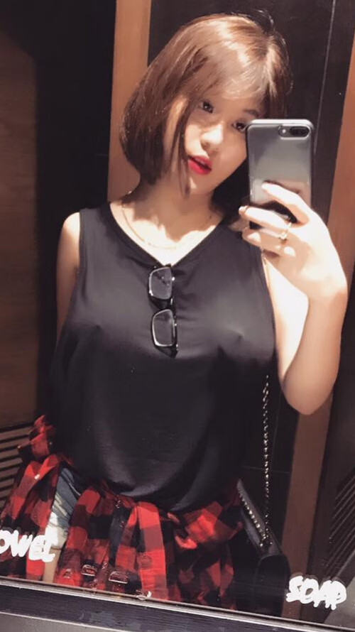 九游APP官网-男子中长距离稳步前行，中长距离跑的动作要领